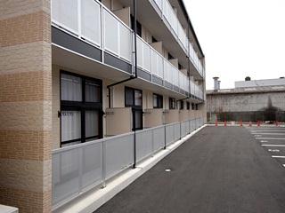 バルコニー　備品や設備仕様は号室等により異なります。現地をご確認下さい。