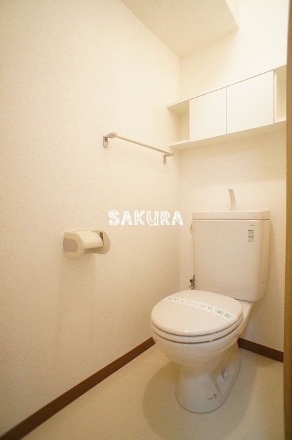 トイレ　落ち着いた色調のトイレです♪