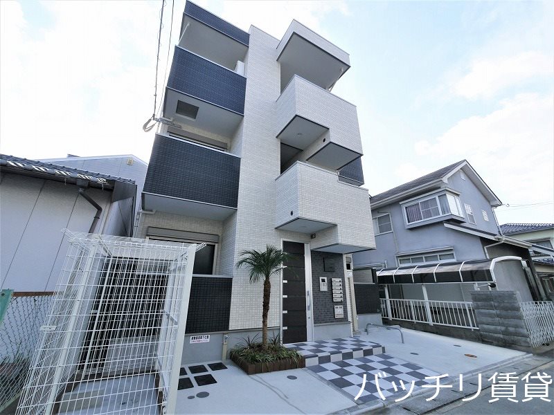 建物外観　オートロック付き
