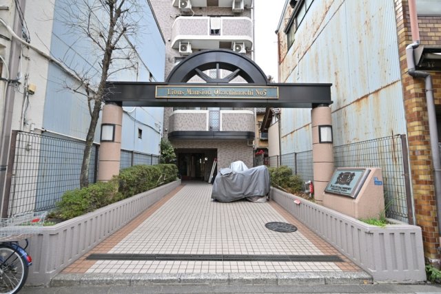 エントランス　建物の内部です