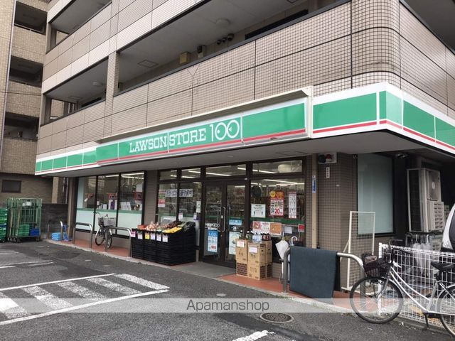 コンビニ　ローソンストア１００（コンビニ）まで132m