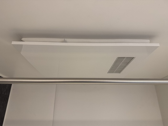 バス・シャワールーム　浴室換気乾燥機