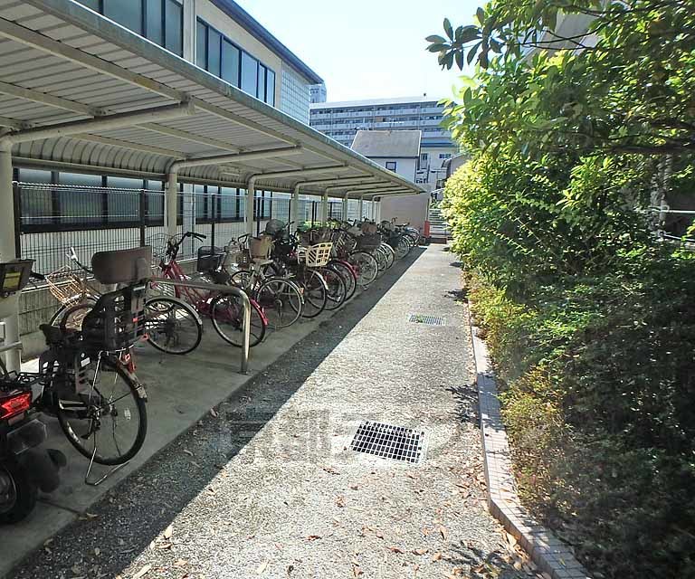 その他共有部分　屋根付きの駐輪スペース