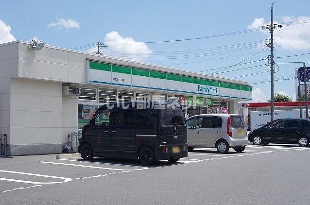 コンビニ　ファミリーマート 塩尻緑ヶ丘南店（コンビニ）まで852m