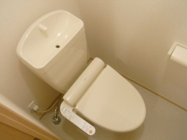 トイレ　☆温水洗浄便座☆