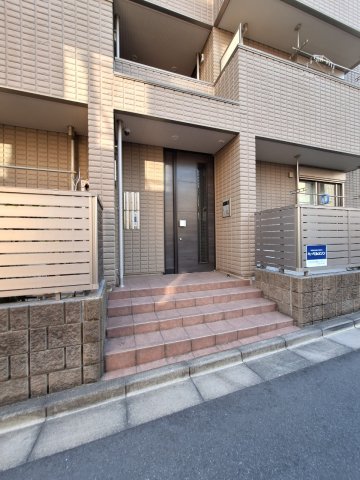 エントランス　オートロック付きのエントランス