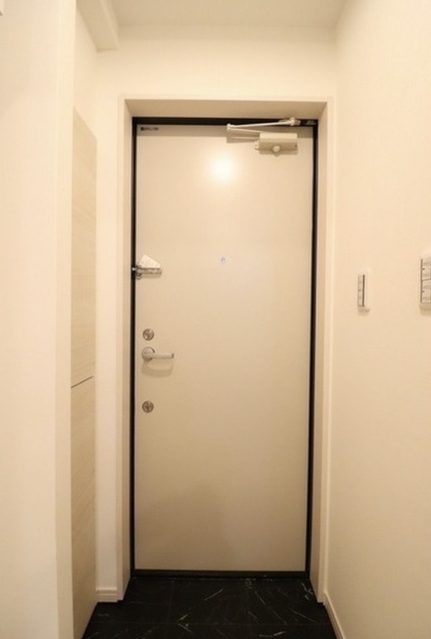 玄関　弊社は都内全域の物件をご紹介可能です！