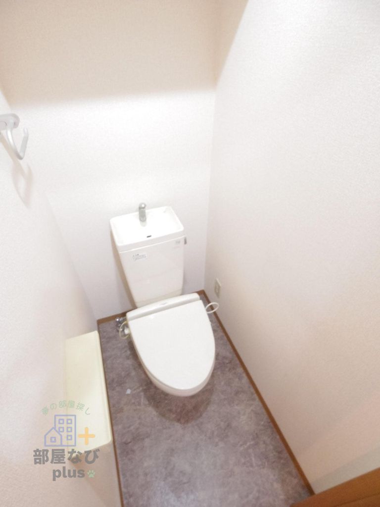 トイレ　※他号室写真です