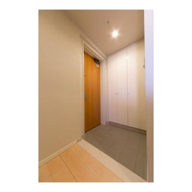 玄関　※写真は同タイプ住戸です。