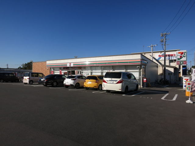 コンビニ　セブンイレブン西尾法光寺町店（コンビニ）まで650m