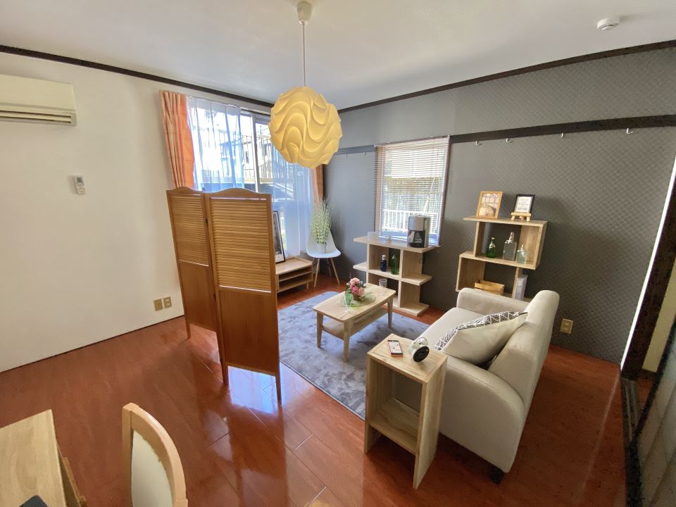 居室・リビング　２面採光で明るいお部屋です