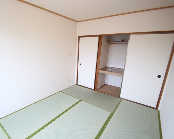 その他部屋・スペース　押入がございます
