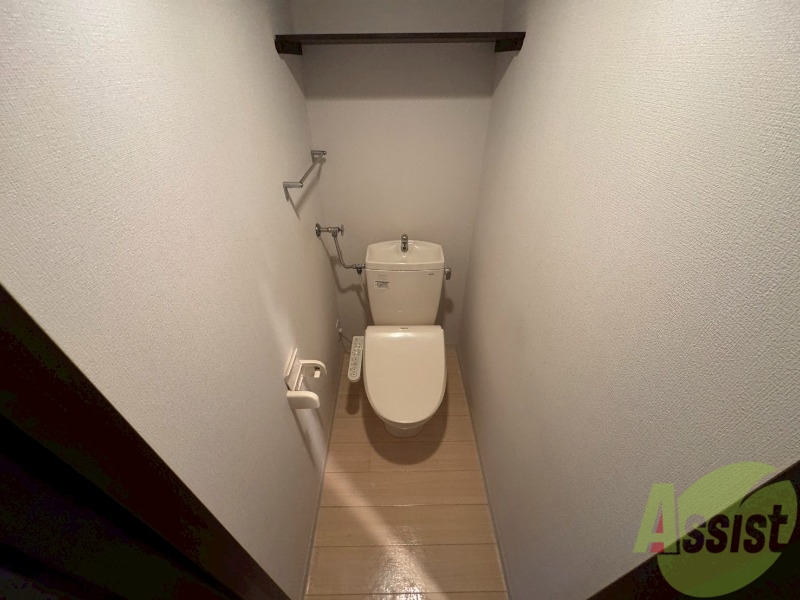トイレ　こちらはトイレです。清潔感があり、安心して使用できます。