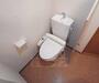 トイレ　ウォシュレット付のトイレです。