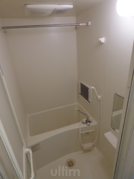 バス・シャワールーム　※他部屋のため参考までにご覧ください