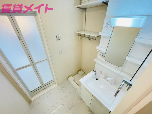 洗面設備　同タイプの部屋写真です。