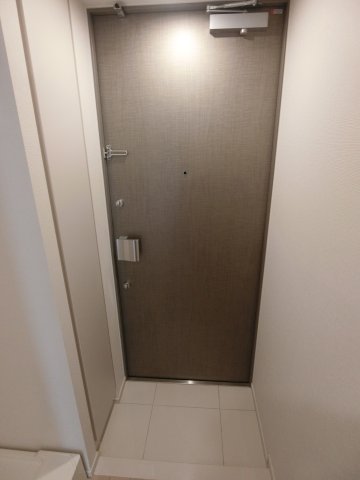玄関　他のお部屋の参考写真となります。