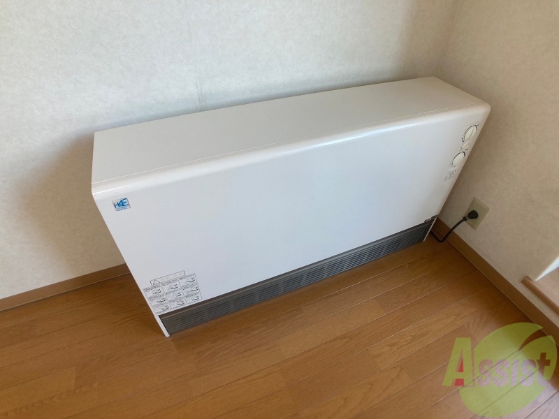 その他設備　電気暖房です。冬場の寒い日でも安心ですね～