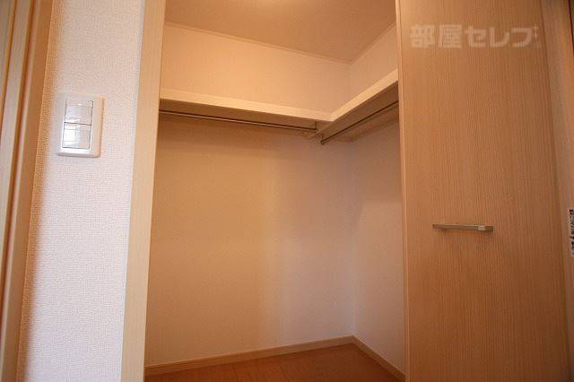 収納　ウォークインクローゼット