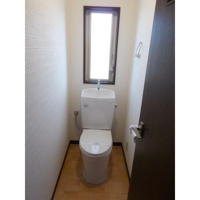 トイレ　２Ｆトイレ　°・＊：．。．　．。．：＊１・２階にトイレあり。