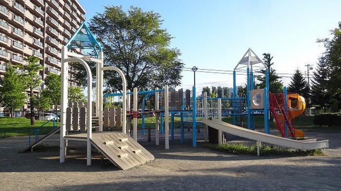 公園　桑園ふれあい公園（公園）まで550m
