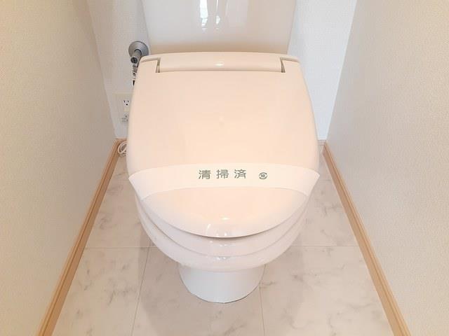 トイレ　ヒヤッとしない暖房便座タイプ◎