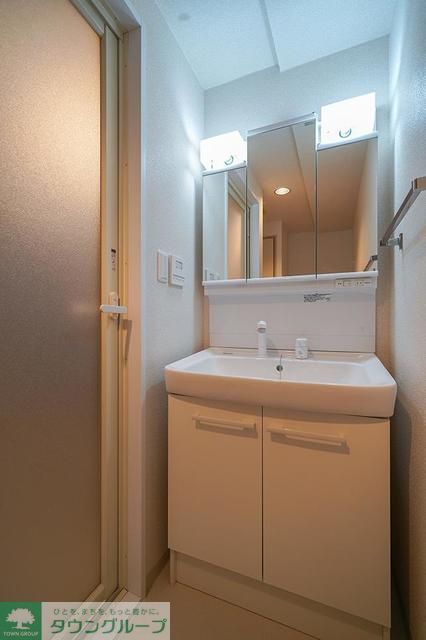 洗面設備　※写真は同タイプ住戸です。