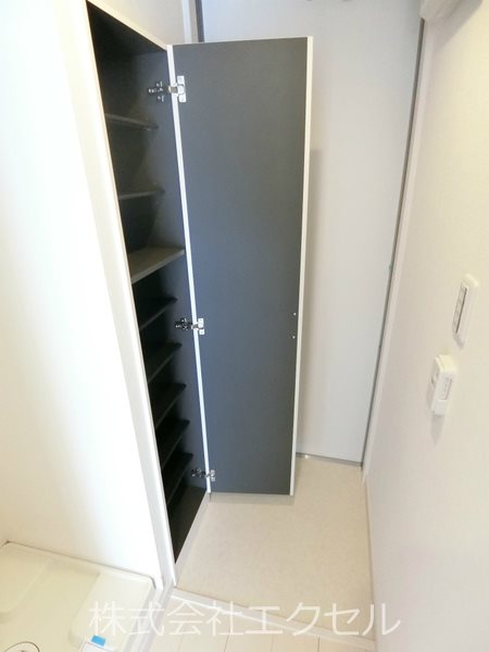 玄関　シューズボックス完備の綺麗な玄関です。