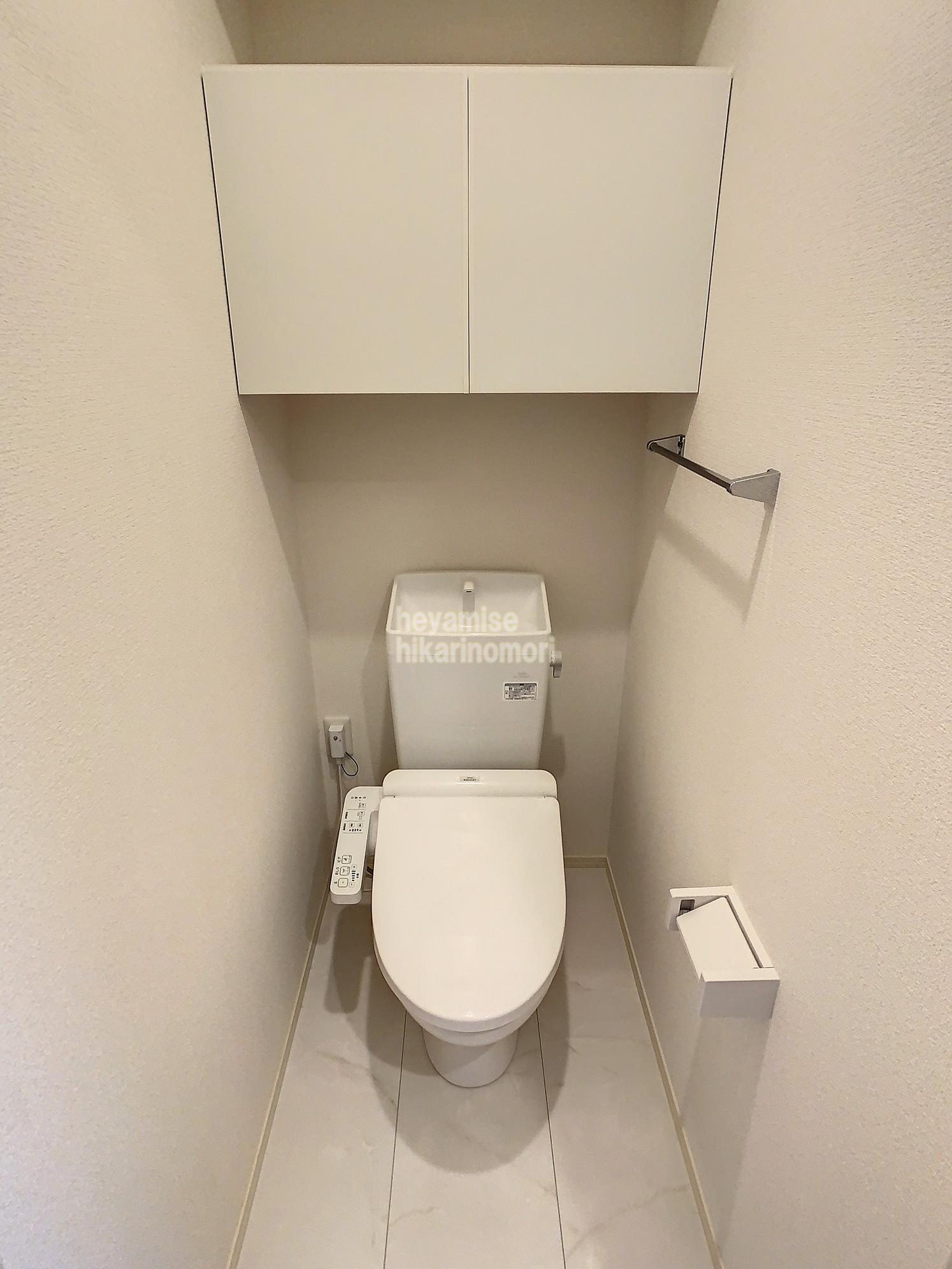 トイレ　※写真は別号室