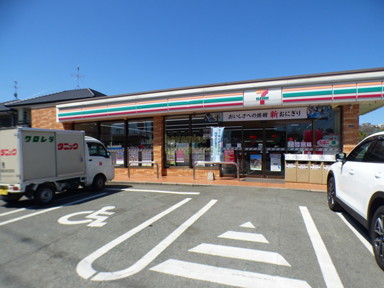 コンビニ　セブンイレブン熊本新南部店（コンビニ）まで340m