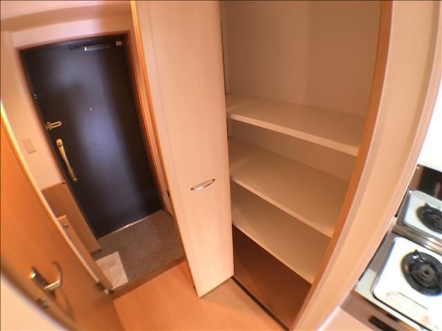 玄関　玄関横の収納