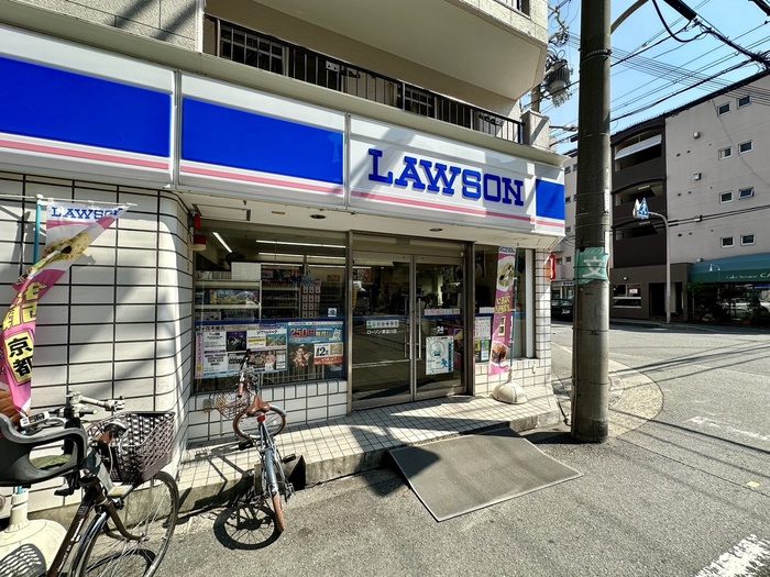 コンビニ　ローソン（コンビニ）まで450m