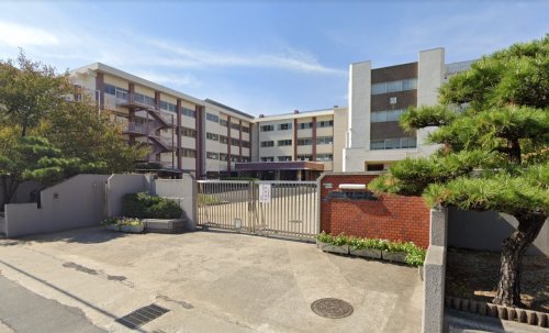 中学校　松原市立松原第四中学校（中学校）まで1085m