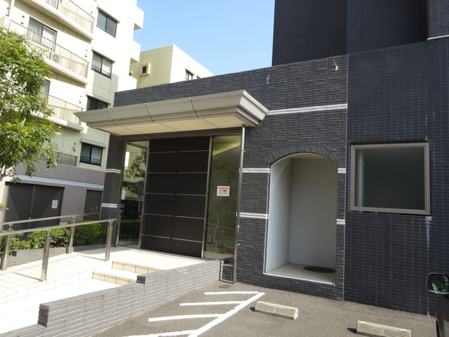 エントランス　入口はこんな感じです★