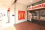 飲食店　マクドナルド門真店イズミヤ内（飲食店）まで374m