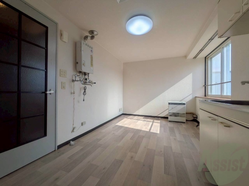 居室・リビング　広くてキレイなお部屋が広がっていて、充実した生活が送れそう。