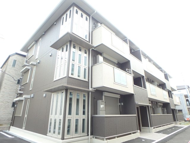建物外観　２０１６年完成のメーカー施工物件☆
