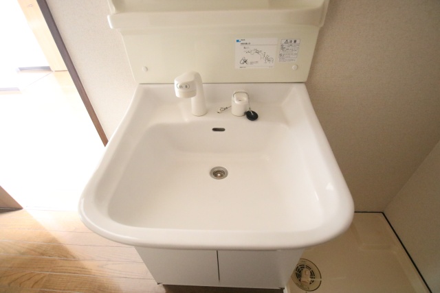 洗面設備　※別室の参考写真の為、現況優先です。
