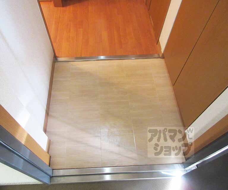 玄関　玄関の段差も少なめです