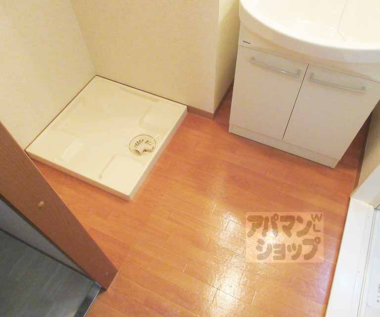洗面設備　脱衣所も広々