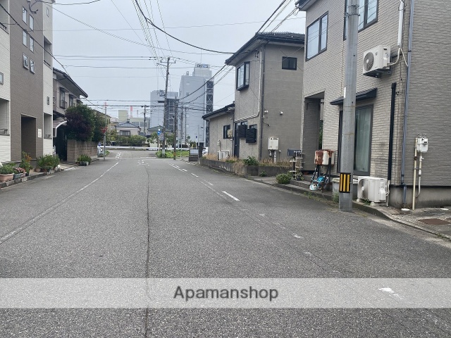その他　前面道路（その他）まで0m