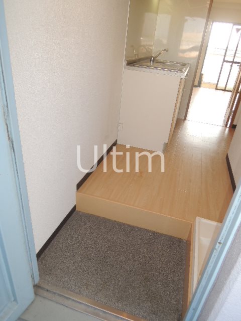 玄関　別部屋のお写真です。ご参考までに！
