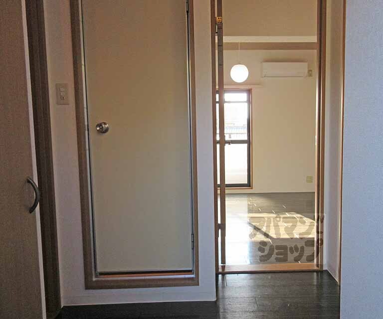 その他部屋・スペース　玄関からの眺めです