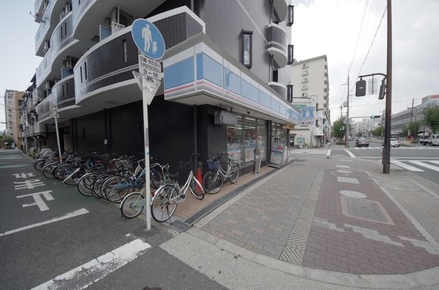 コンビニ　ローソン友渕町2丁目店（コンビニ）まで230m