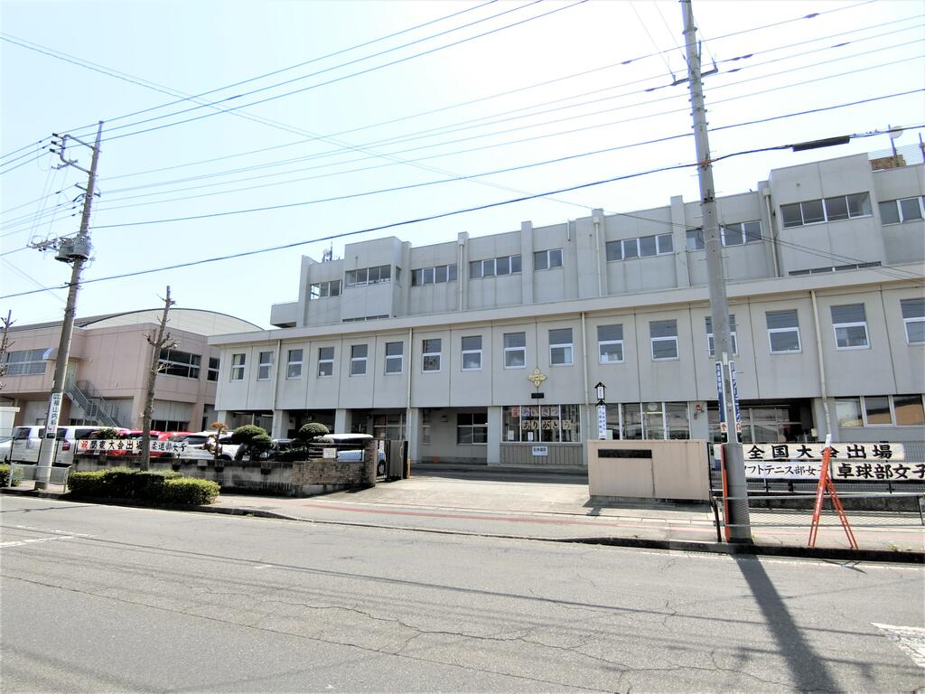 中学校　前橋市立桂萱中学校（中学校）まで1488m