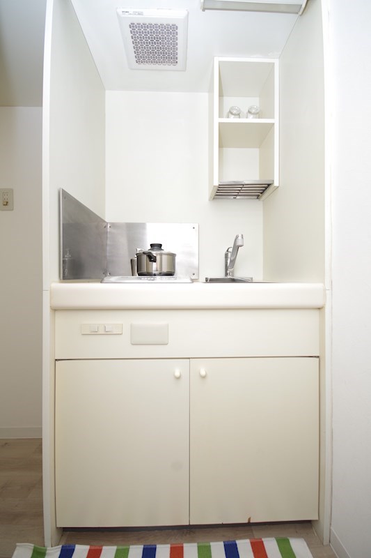 キッチン　室内写真にある家具・小物は入居時に撤去いたします
