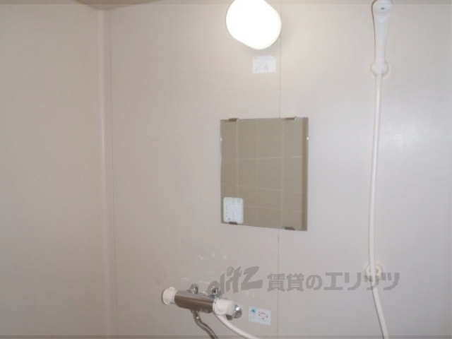バス・シャワールーム　お風呂・トイレ別の間取りです