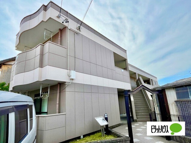 建物外観　☆２階建て鉄骨造