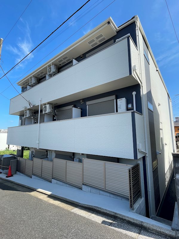 建物外観　家具・雑貨はイメージとなります）