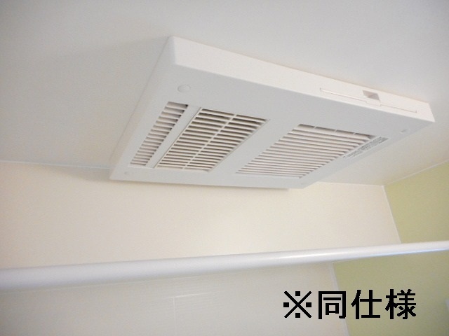 バス・シャワールーム　同一施工会社参考写真です